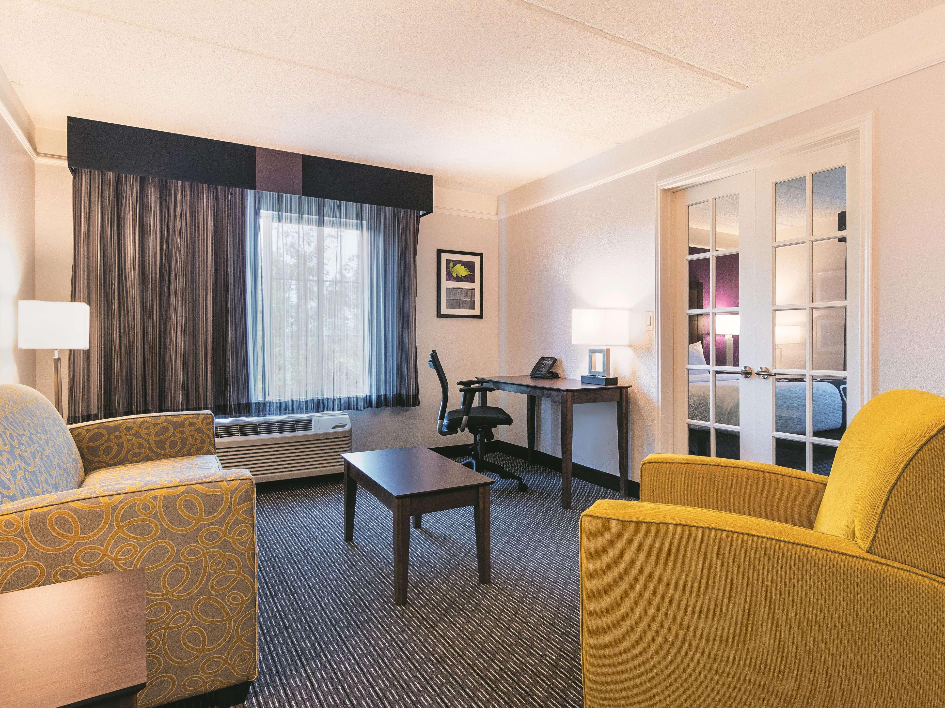 La Quinta By Wyndham Atlanta Conyers Hotel Bagian luar foto