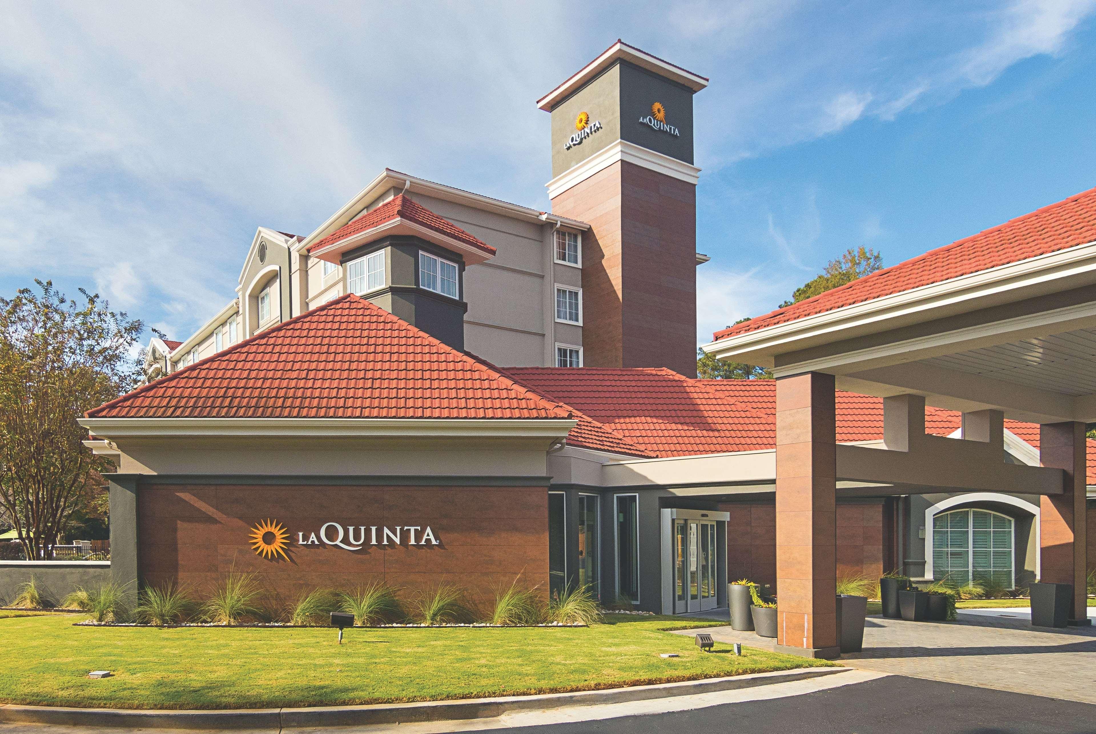 La Quinta By Wyndham Atlanta Conyers Hotel Bagian luar foto