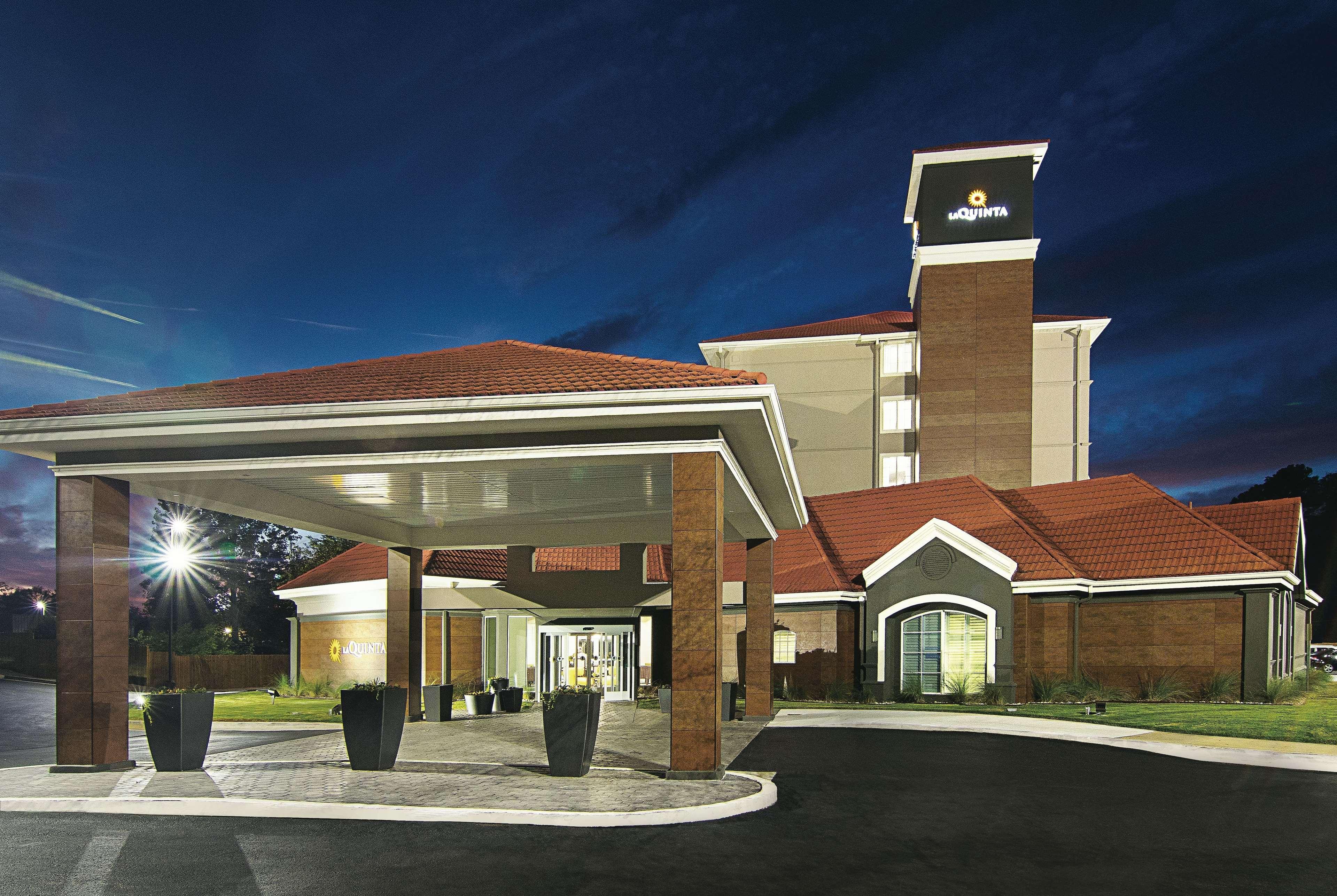 La Quinta By Wyndham Atlanta Conyers Hotel Bagian luar foto