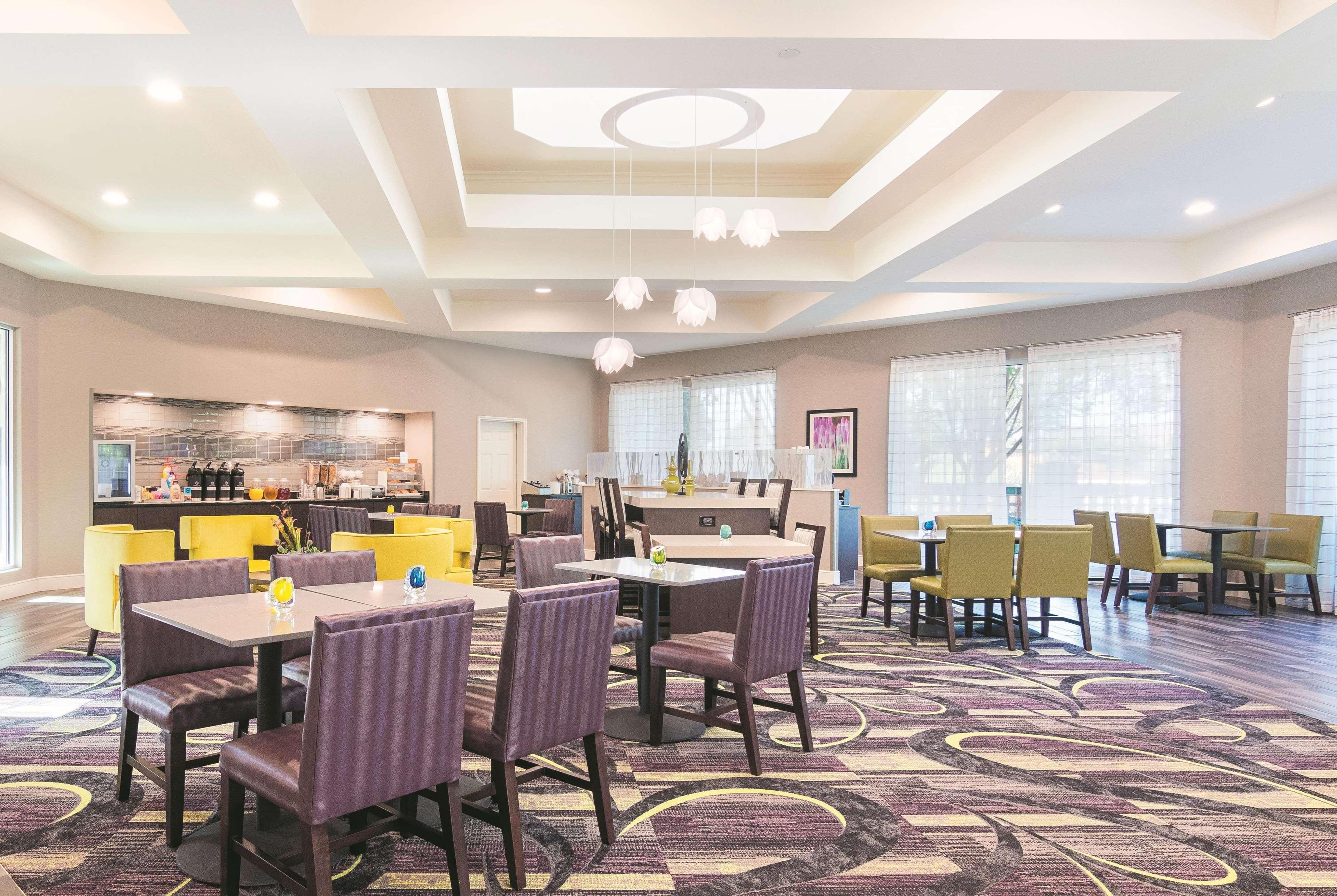 La Quinta By Wyndham Atlanta Conyers Hotel Bagian luar foto