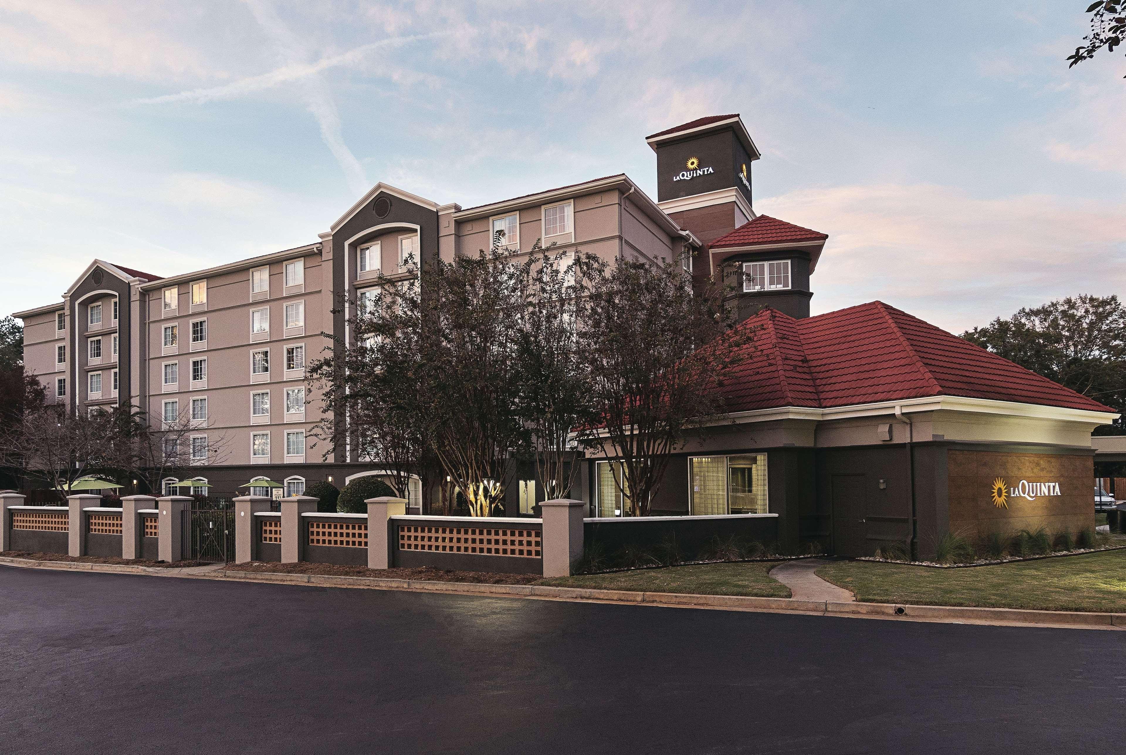 La Quinta By Wyndham Atlanta Conyers Hotel Bagian luar foto