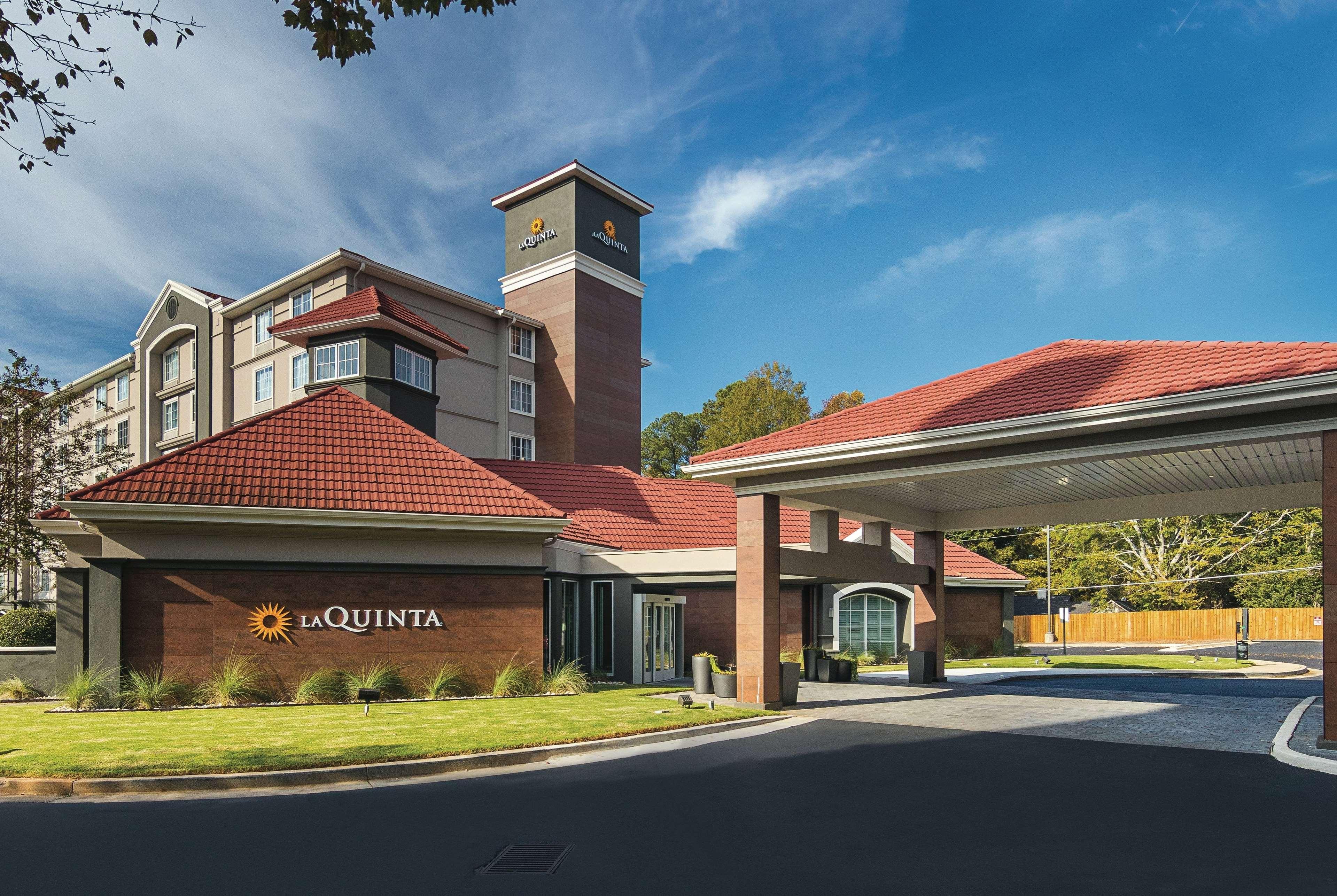 La Quinta By Wyndham Atlanta Conyers Hotel Bagian luar foto