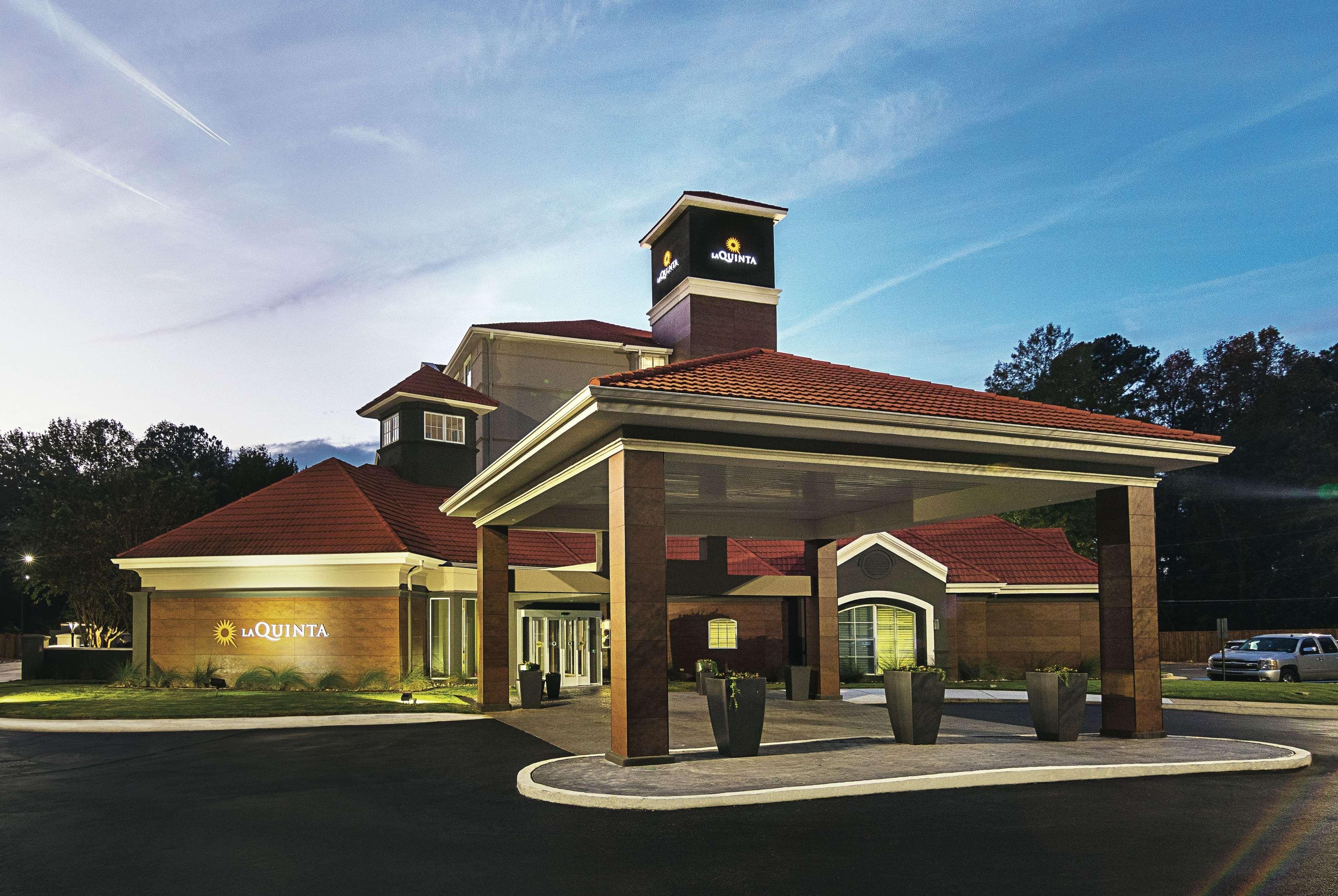La Quinta By Wyndham Atlanta Conyers Hotel Bagian luar foto