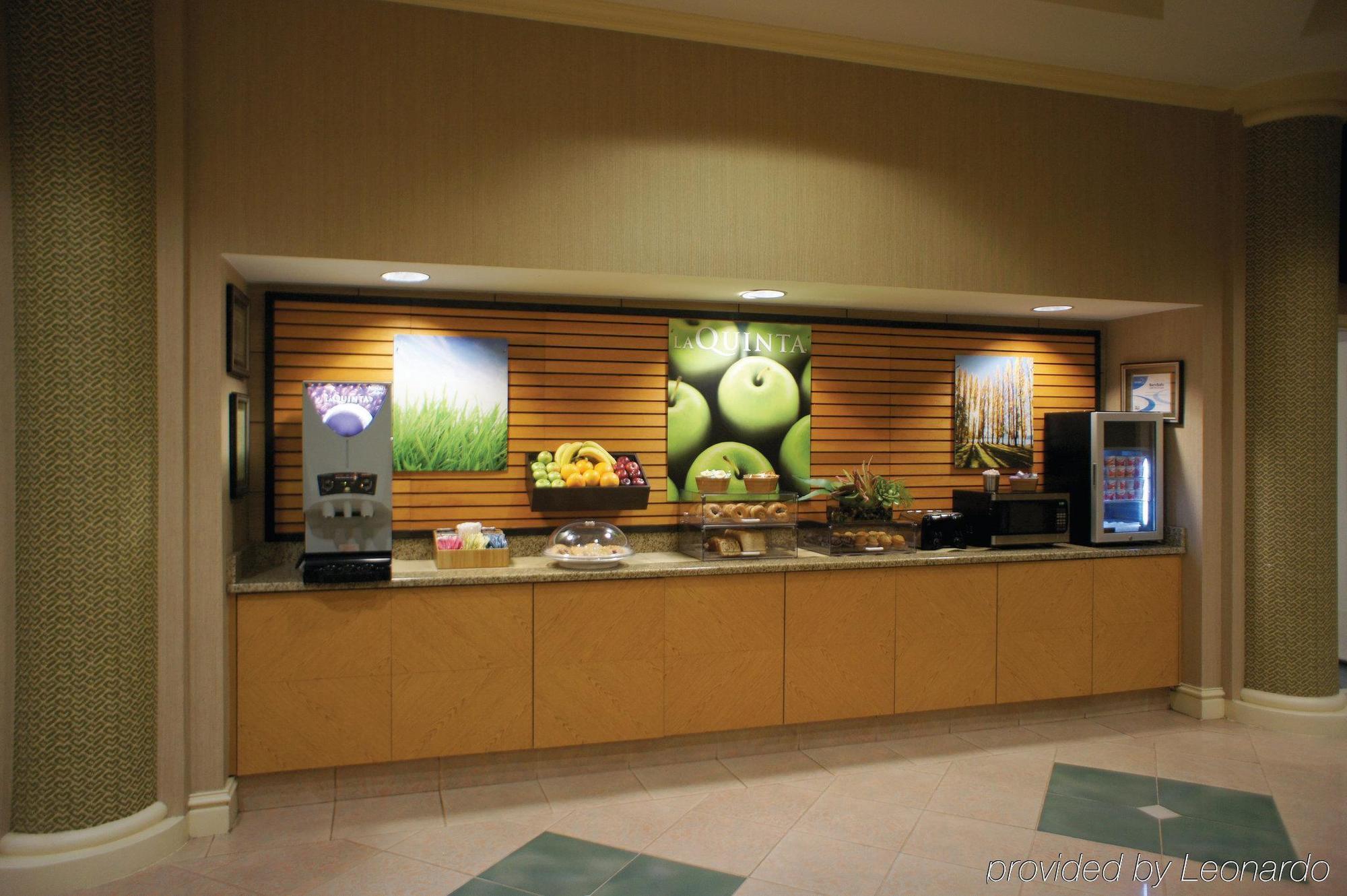 La Quinta By Wyndham Atlanta Conyers Hotel Bagian luar foto