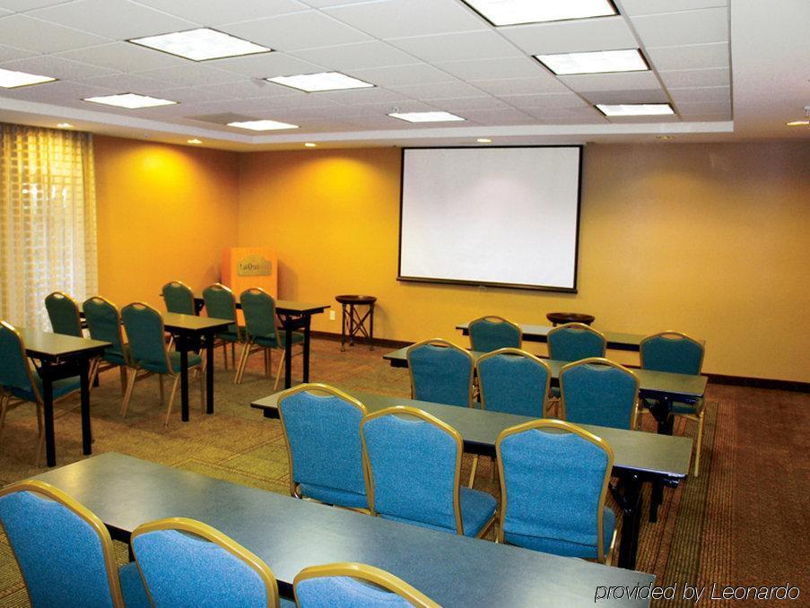 La Quinta By Wyndham Atlanta Conyers Hotel Bagian luar foto