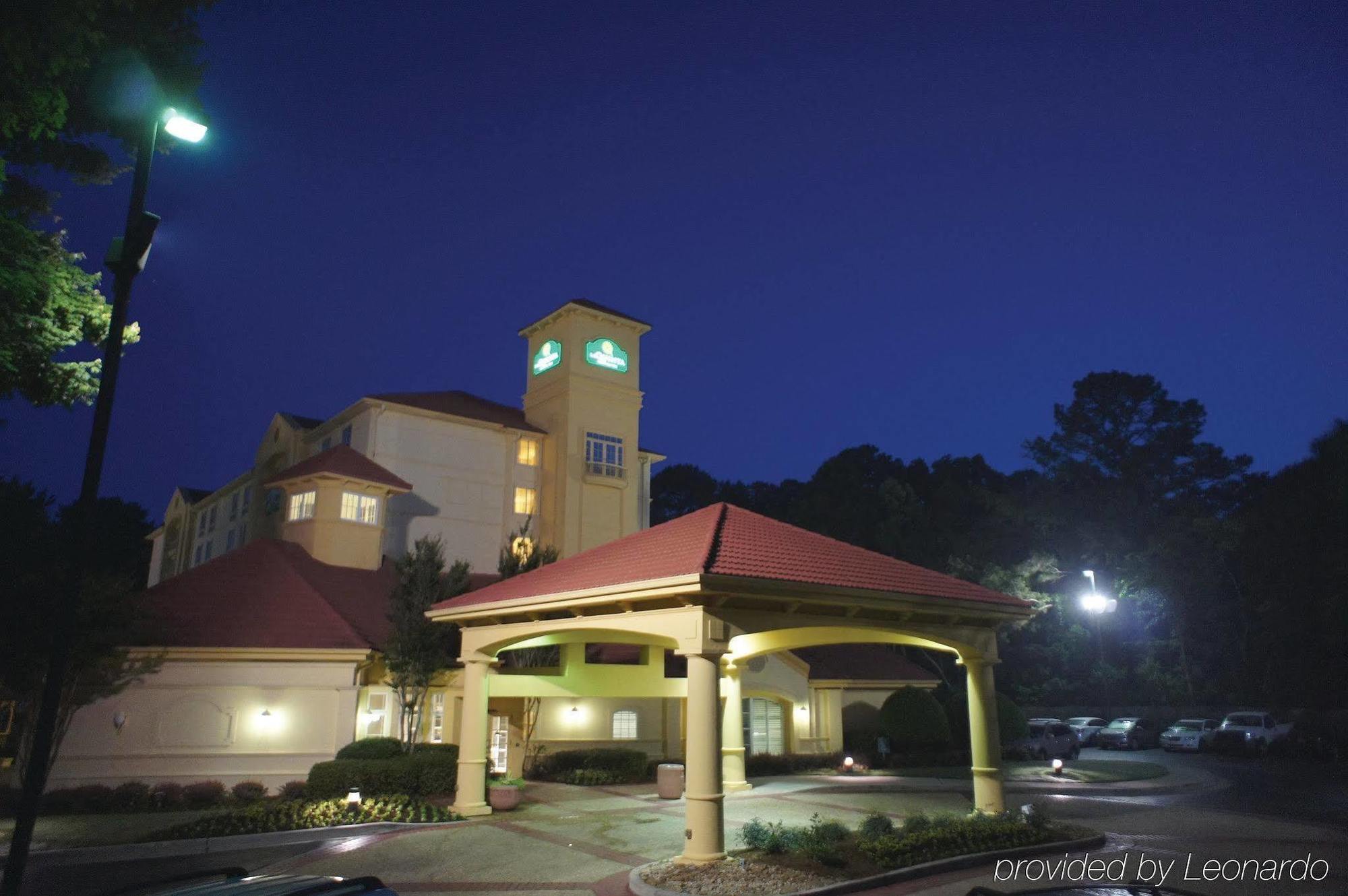 La Quinta By Wyndham Atlanta Conyers Hotel Bagian luar foto