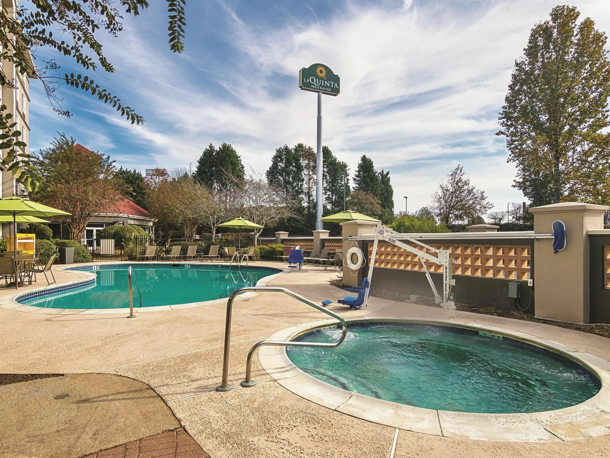 La Quinta By Wyndham Atlanta Conyers Hotel Bagian luar foto
